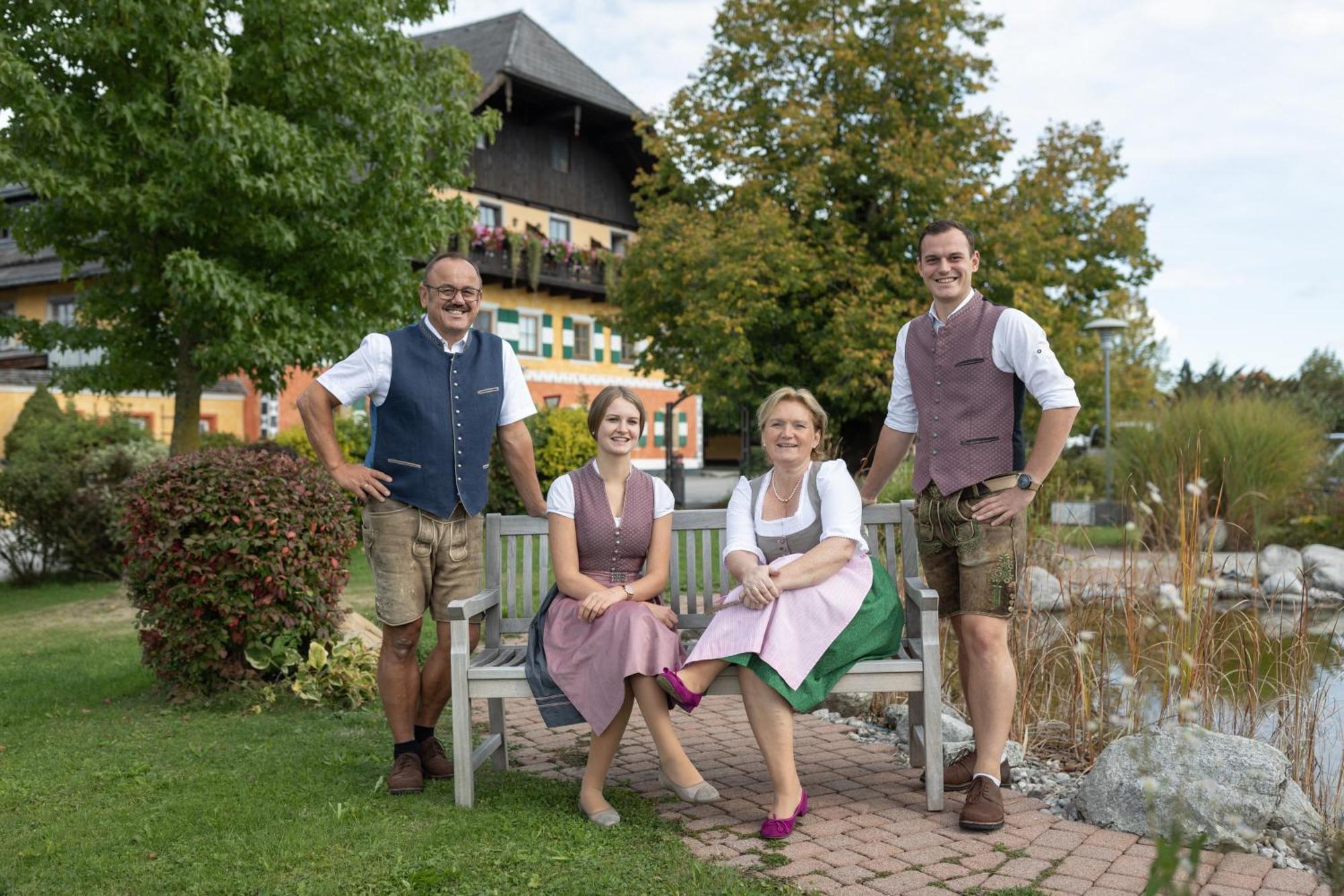 ホテル Gastagwirt オイゲンドルフ エクステリア 写真